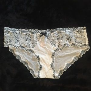 Victoria’s Secret Dream Angels Low-Rise Hipkini Size M